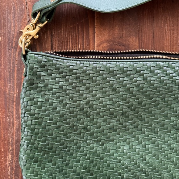 Clare V Moyen Messenger - Evergreen Woven Zig-zag Cross Body Shoulder Bag - Picture 6 of 9